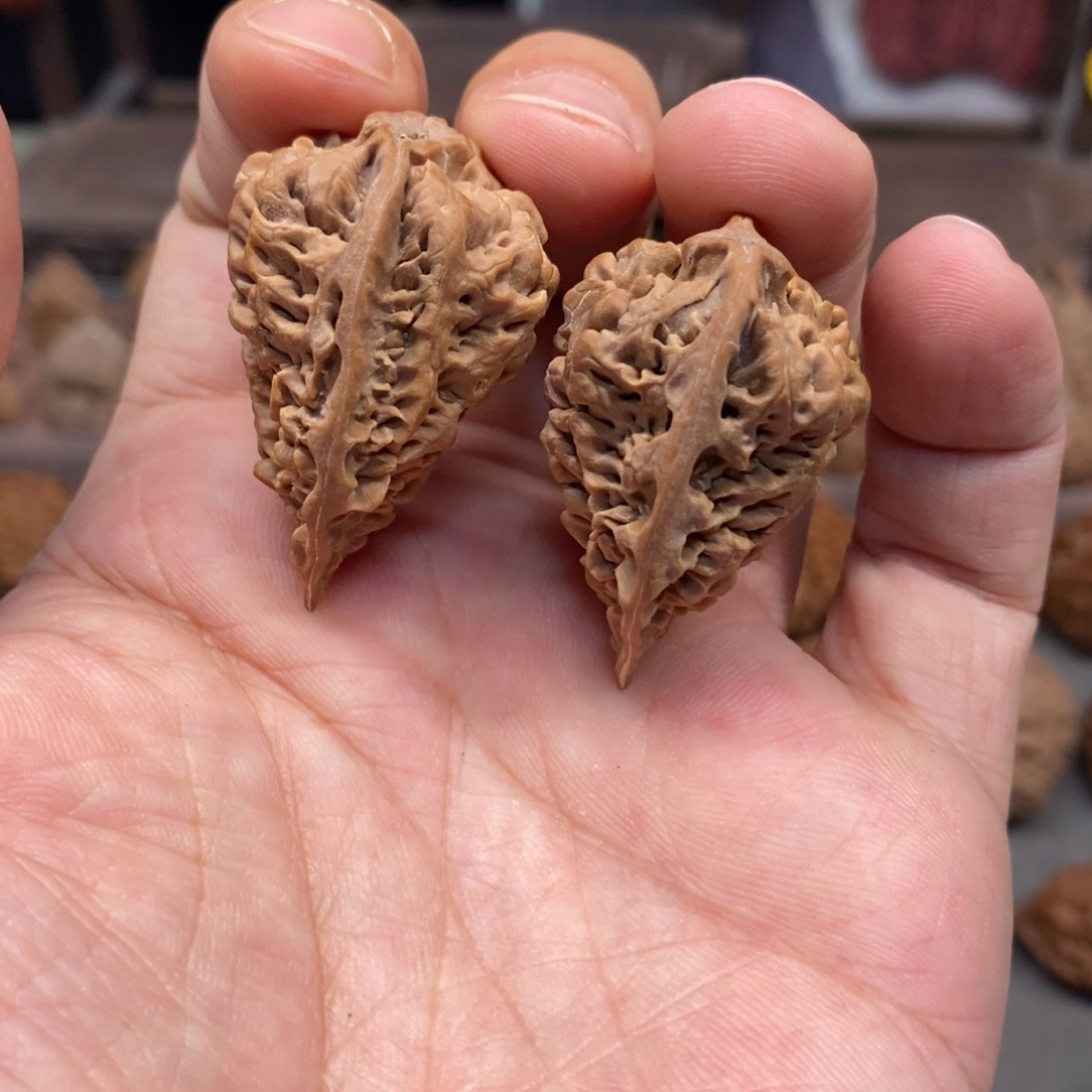 文玩核桃把件老树绣花鞋