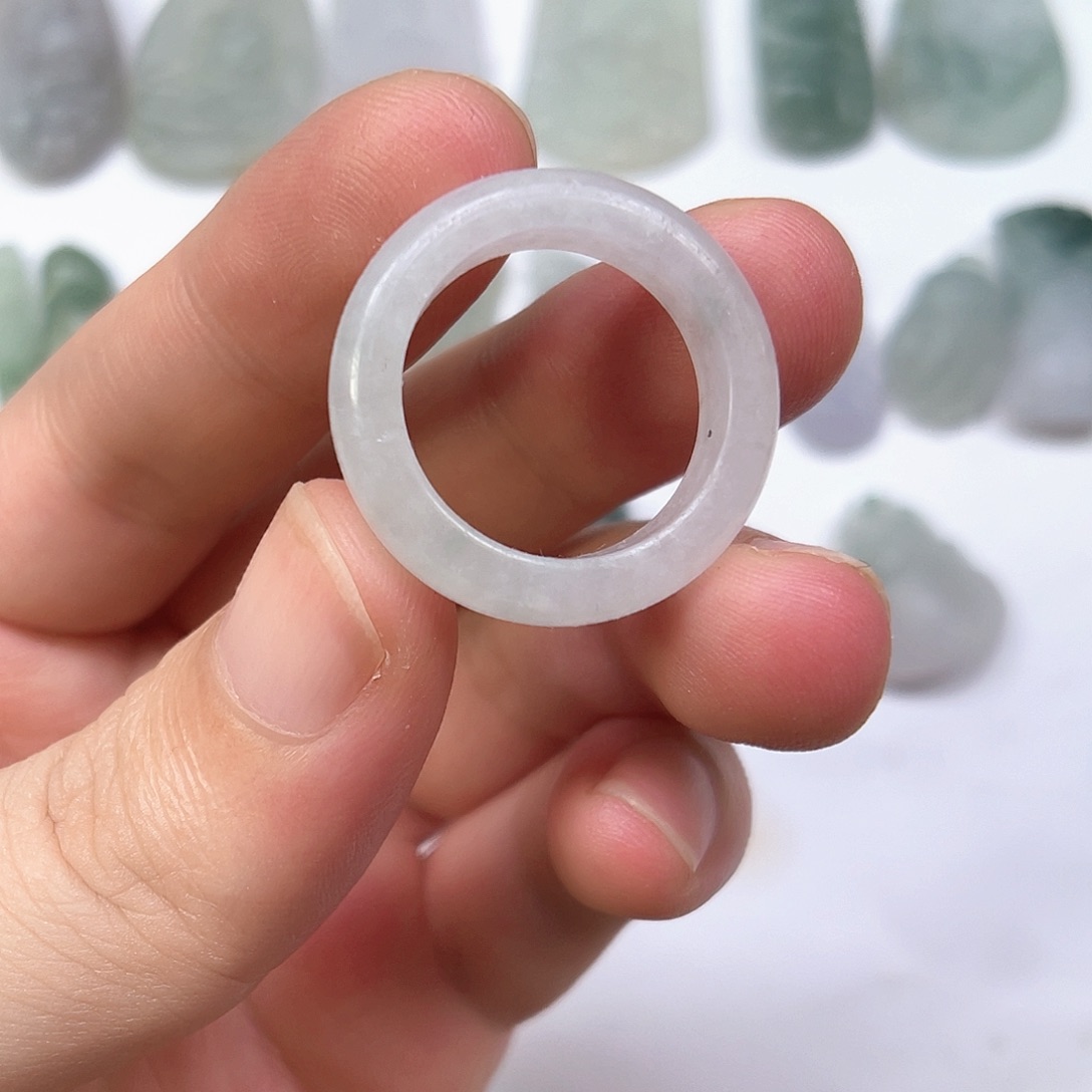 定制翡翠未镶嵌戒指