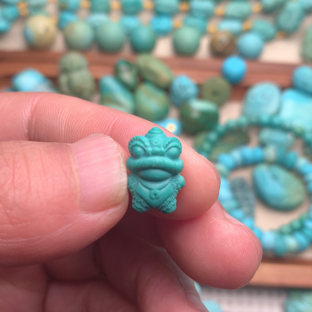 绿松石未镶嵌颈饰