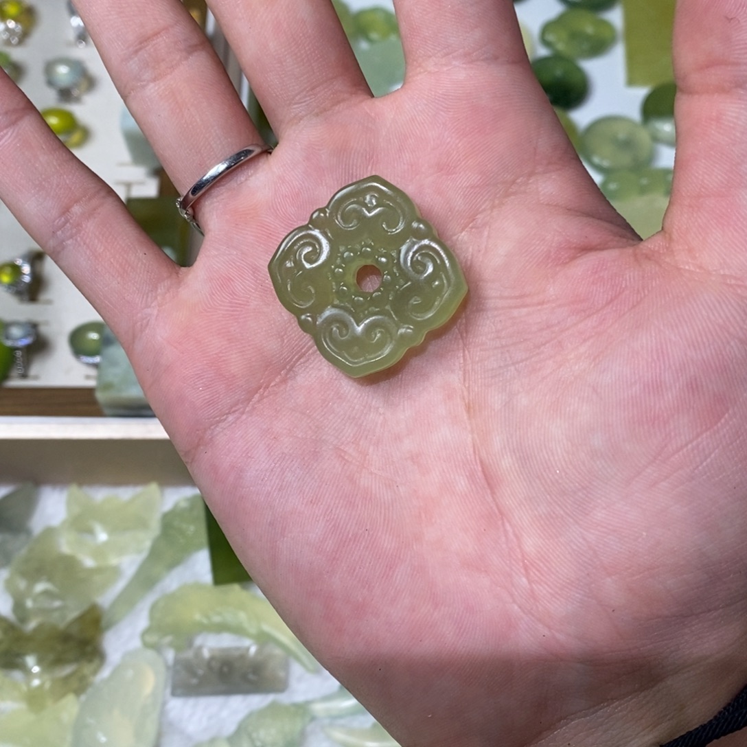 未镶嵌岫玉吊坠(不含链)