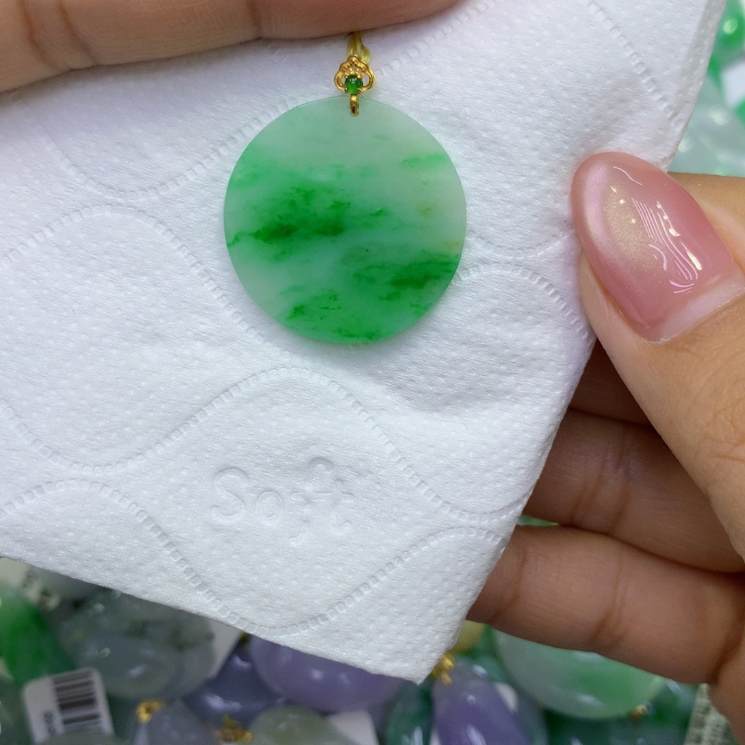 颈饰18K金镶嵌翡翠