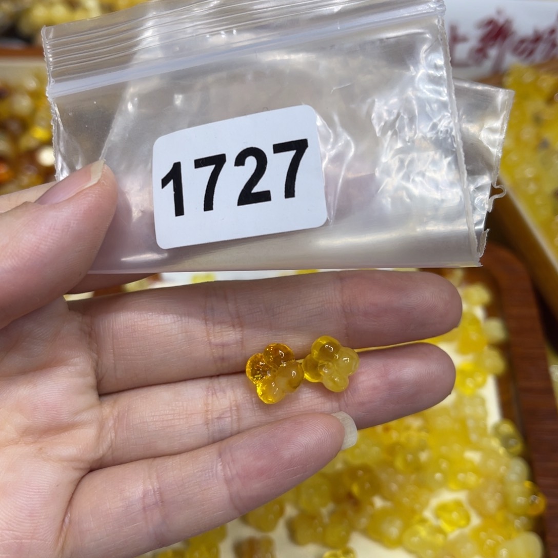 琥珀珠宝奇石未镶嵌