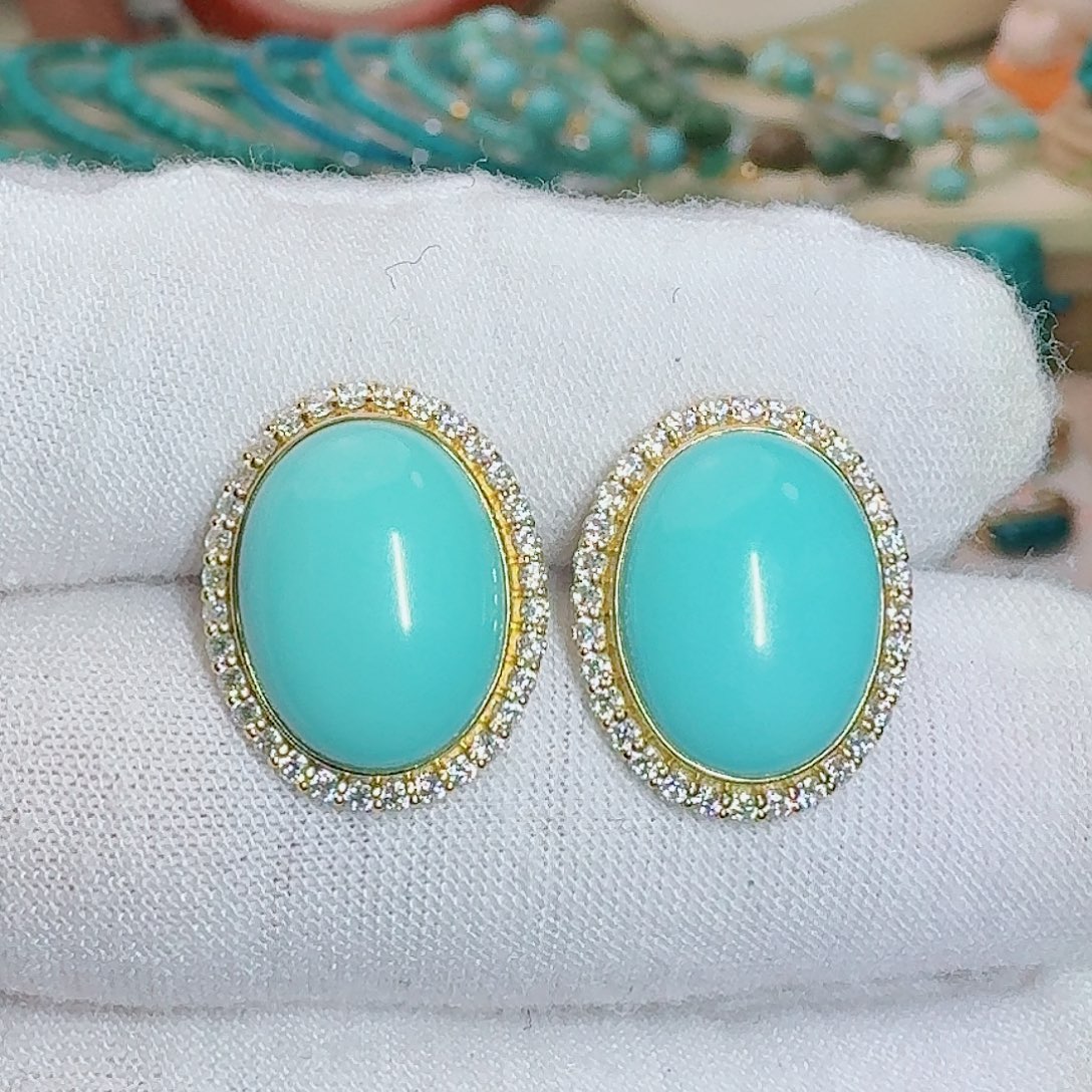 绿松石18K金镶嵌珠宝奇石饱满果冻料耳钉