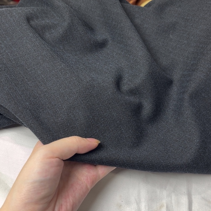 黑灰罗马4米人字纹