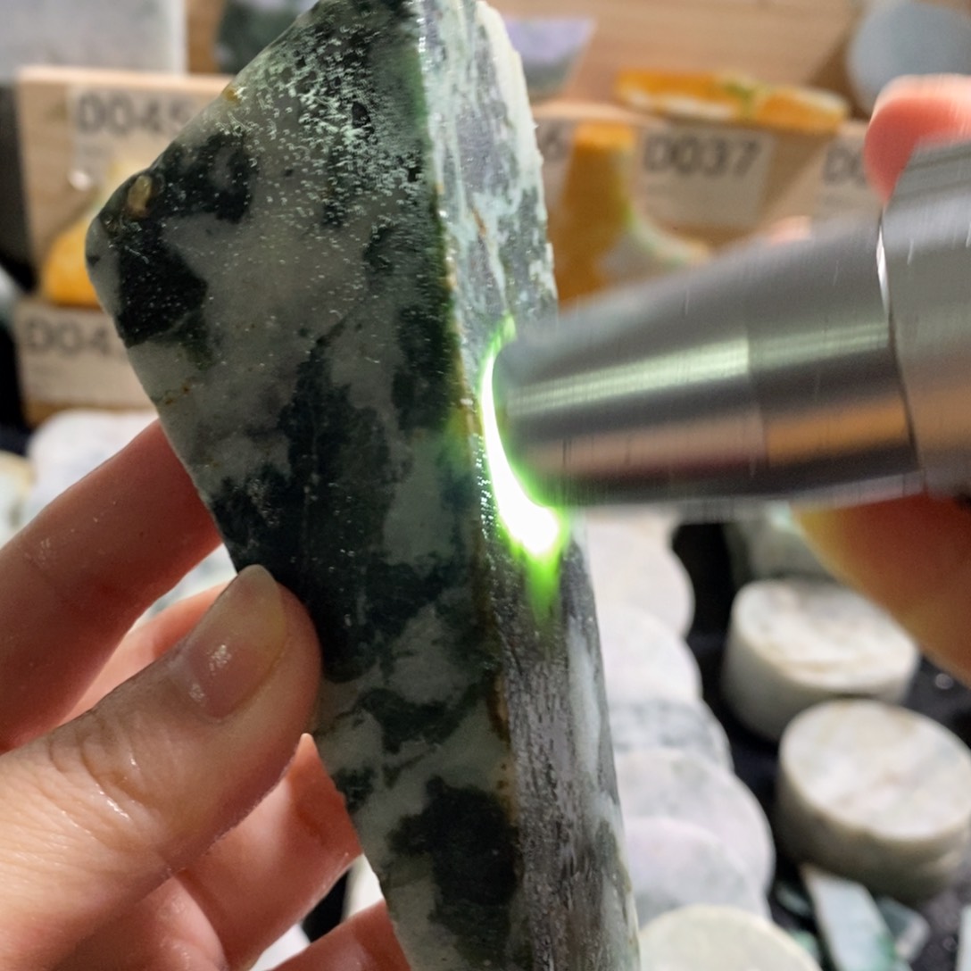 颈饰未镶嵌翡翠天然翡翠