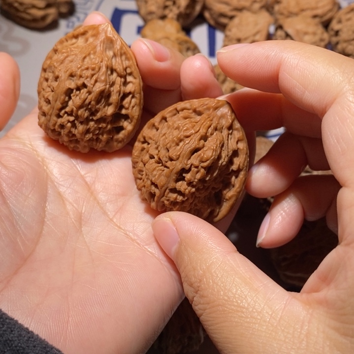 把件文玩核桃大*花三角南疆