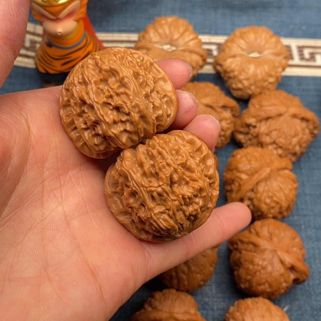 文玩核桃把件40球白