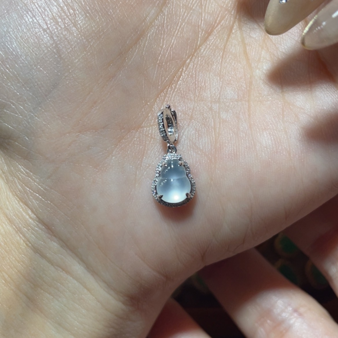 【闪购商品】颈饰18K金镶嵌翡翠