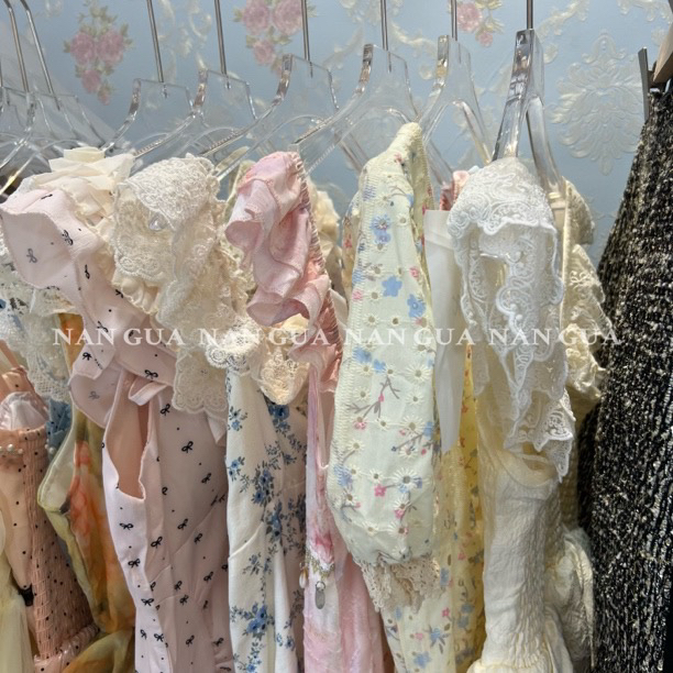 气质显瘦设计师设计感上衣