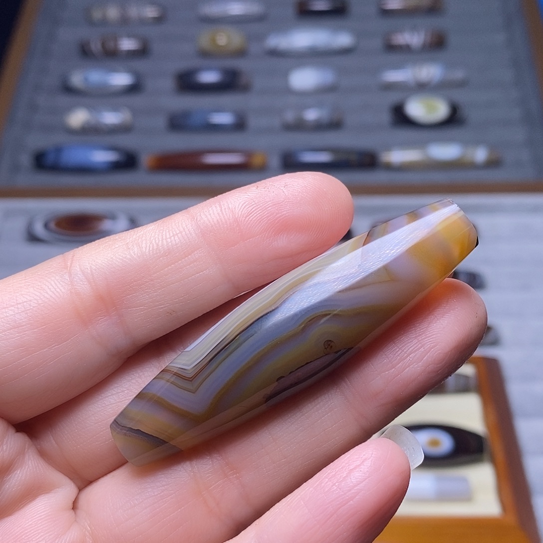 有***好玛瑙/玉髓未镶嵌颈饰