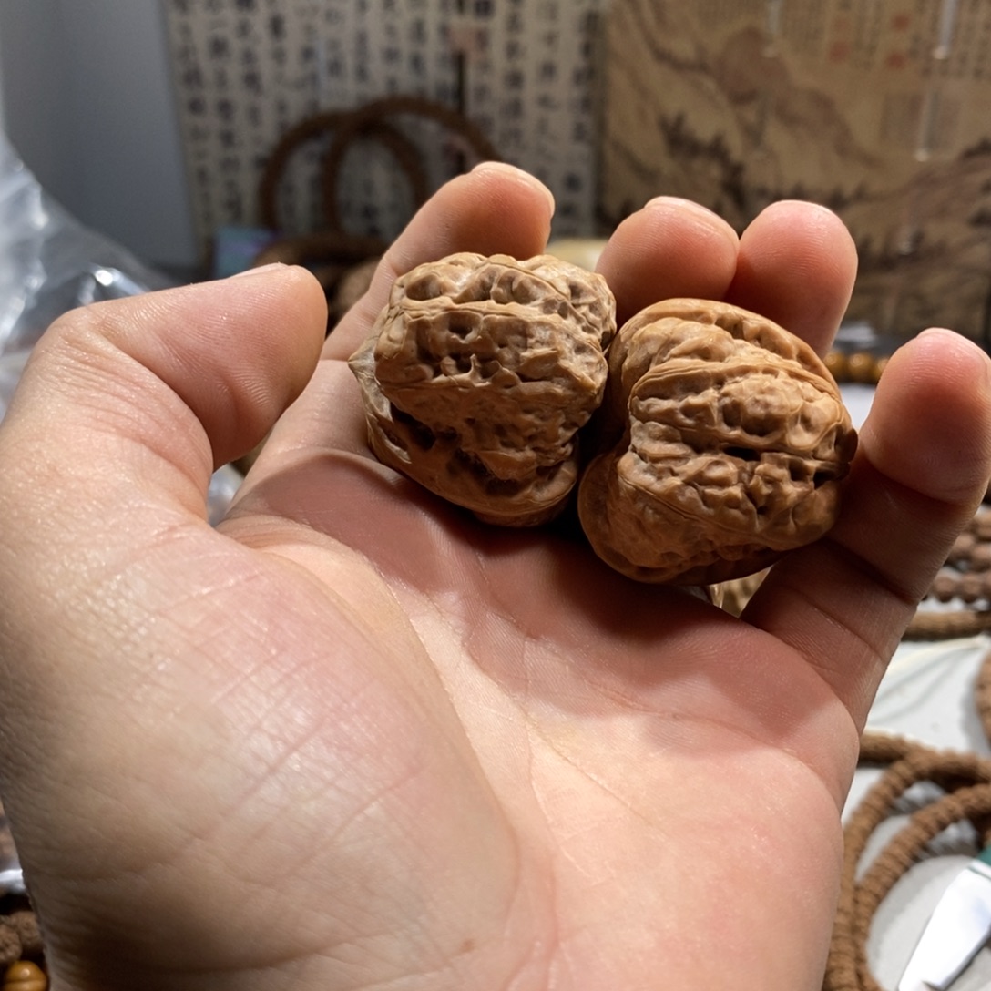 李***.桃核把件36蛤蟆头