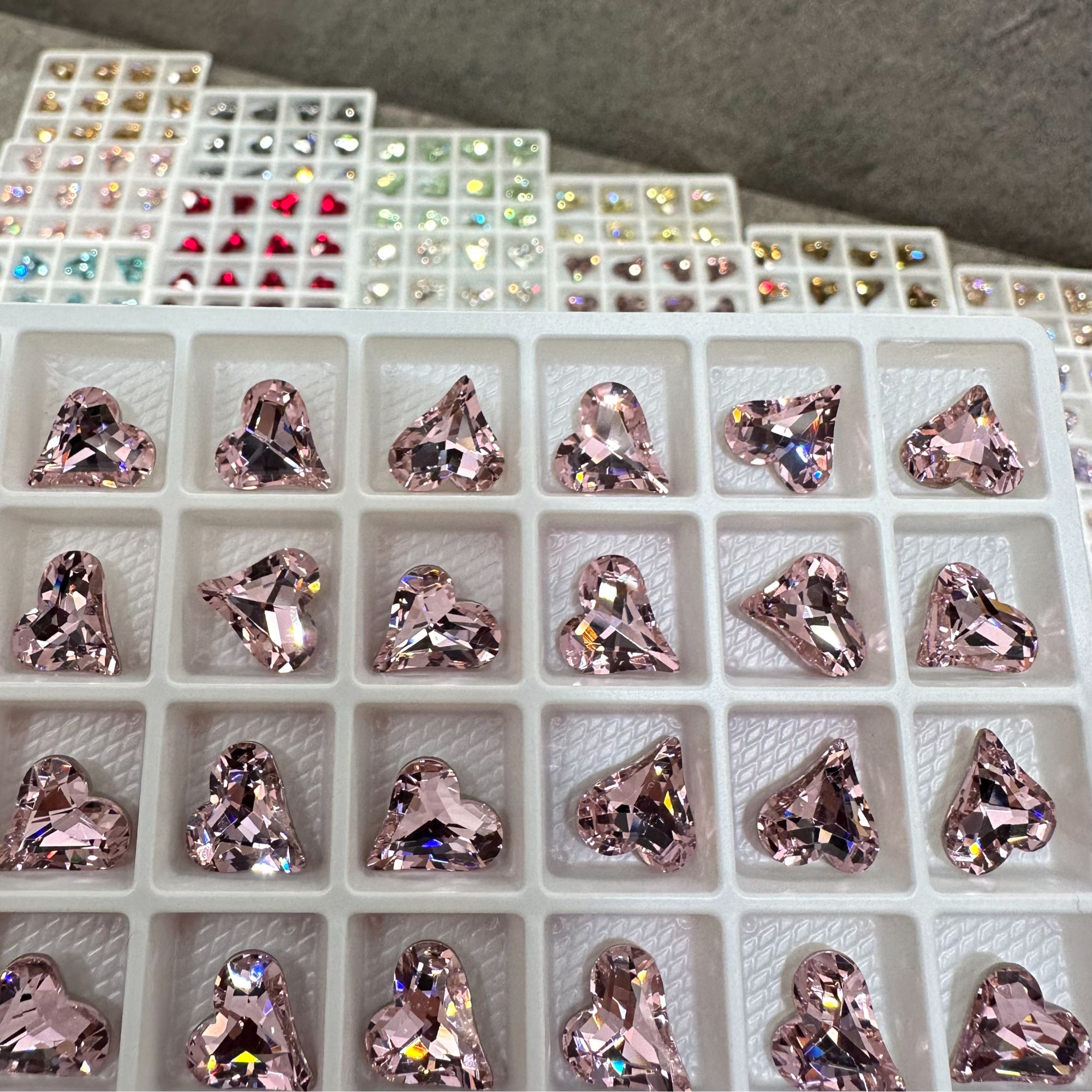 戴菲家正品东洲12mm*13mm大歪心系列美甲钻爱心爆闪