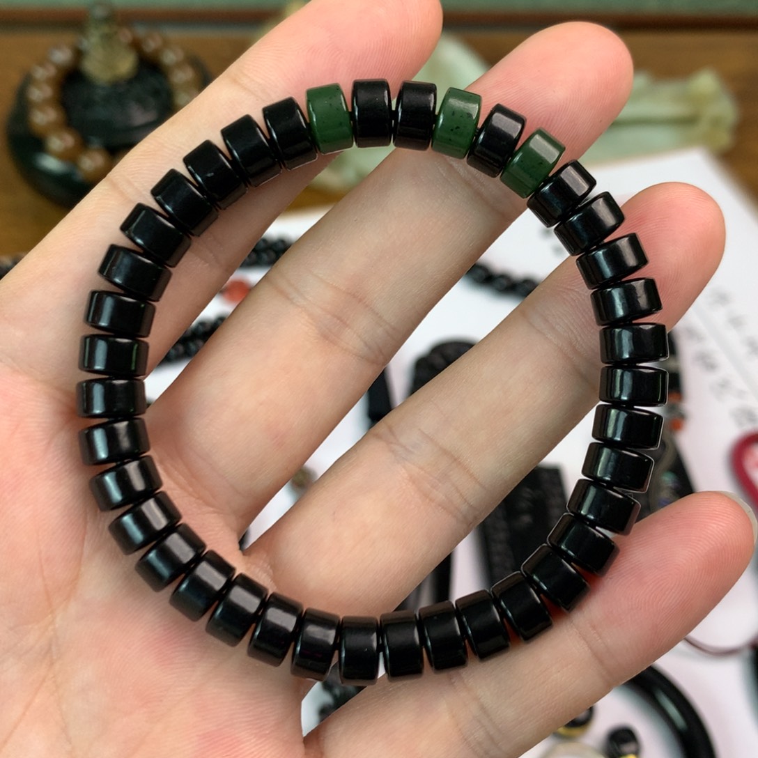 得***贝和田玉未镶嵌颈饰