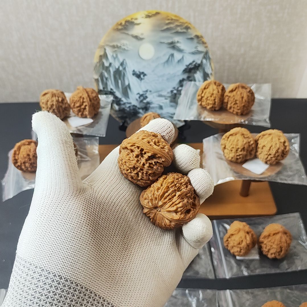 文玩核桃吊坠40球疆