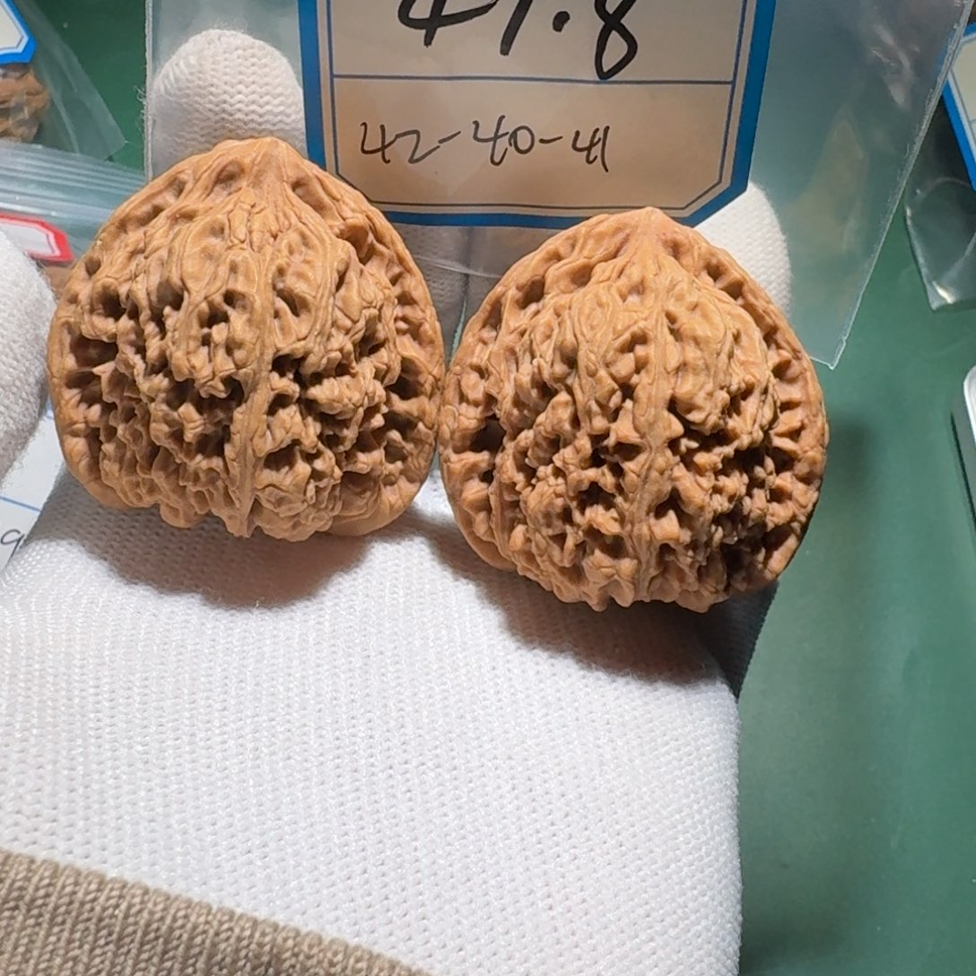 文玩核桃吊坠50号黄皮万字