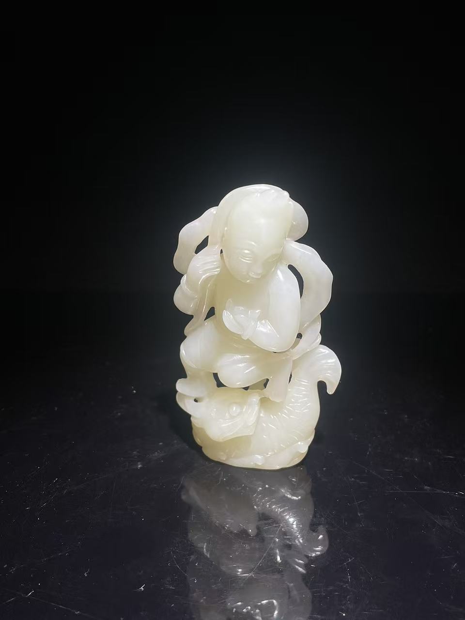 和田玉白玉独占鳌头手把件