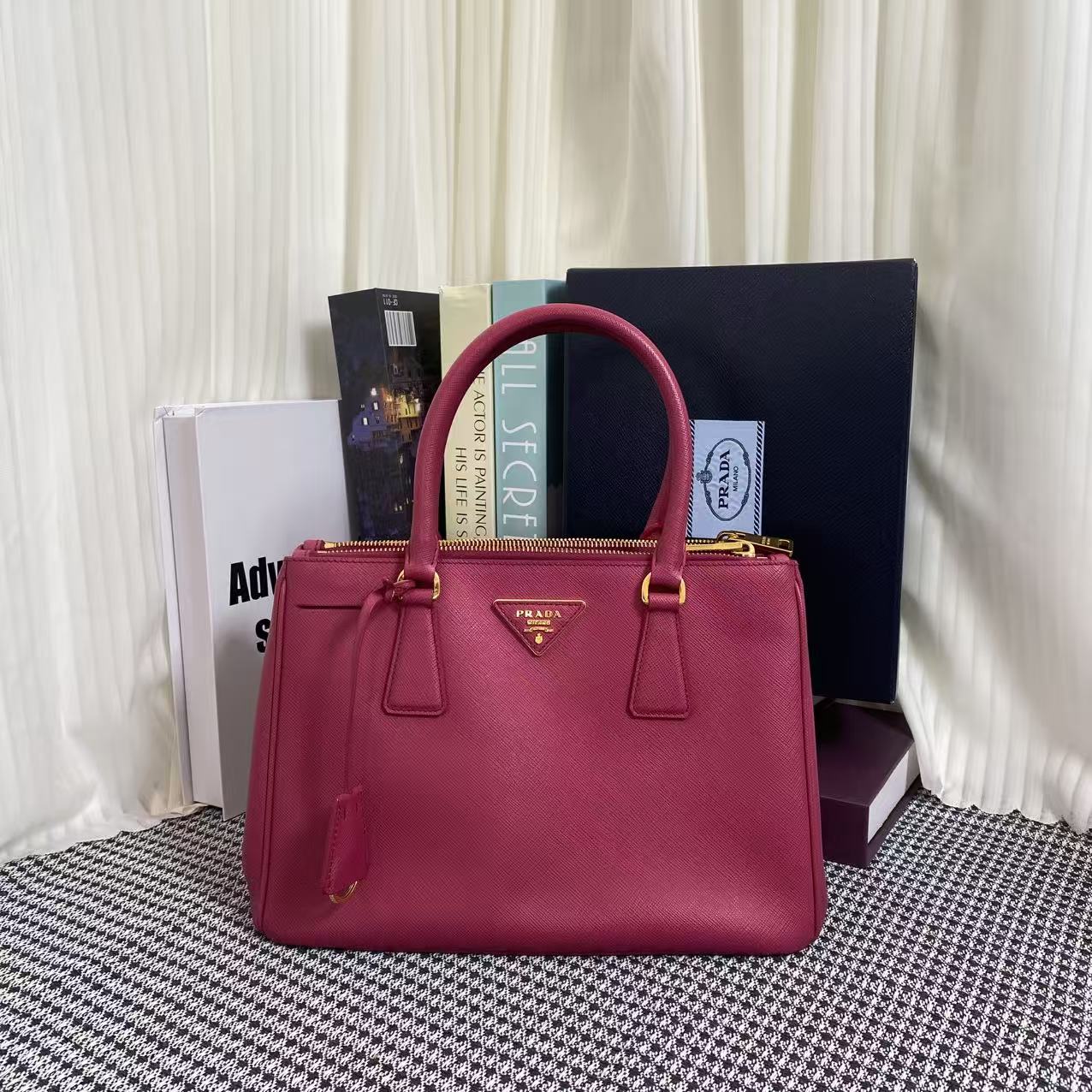 99新 Prada/普拉达 二手奢侈品玫红杀手包斜挎包手提包