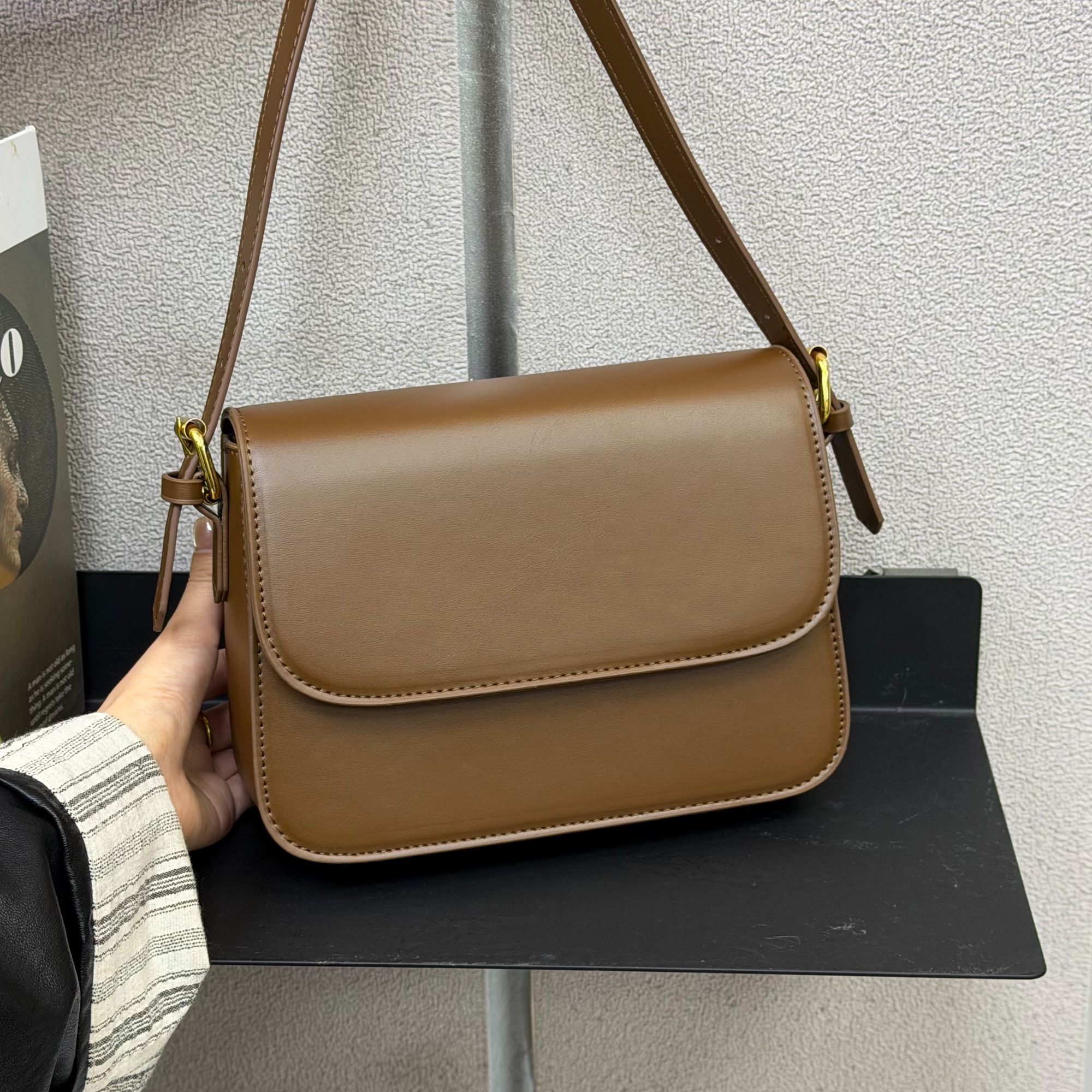 高级感豆腐包女小方包四季车缝线扣款潮流韩版单肩包复古风多层款