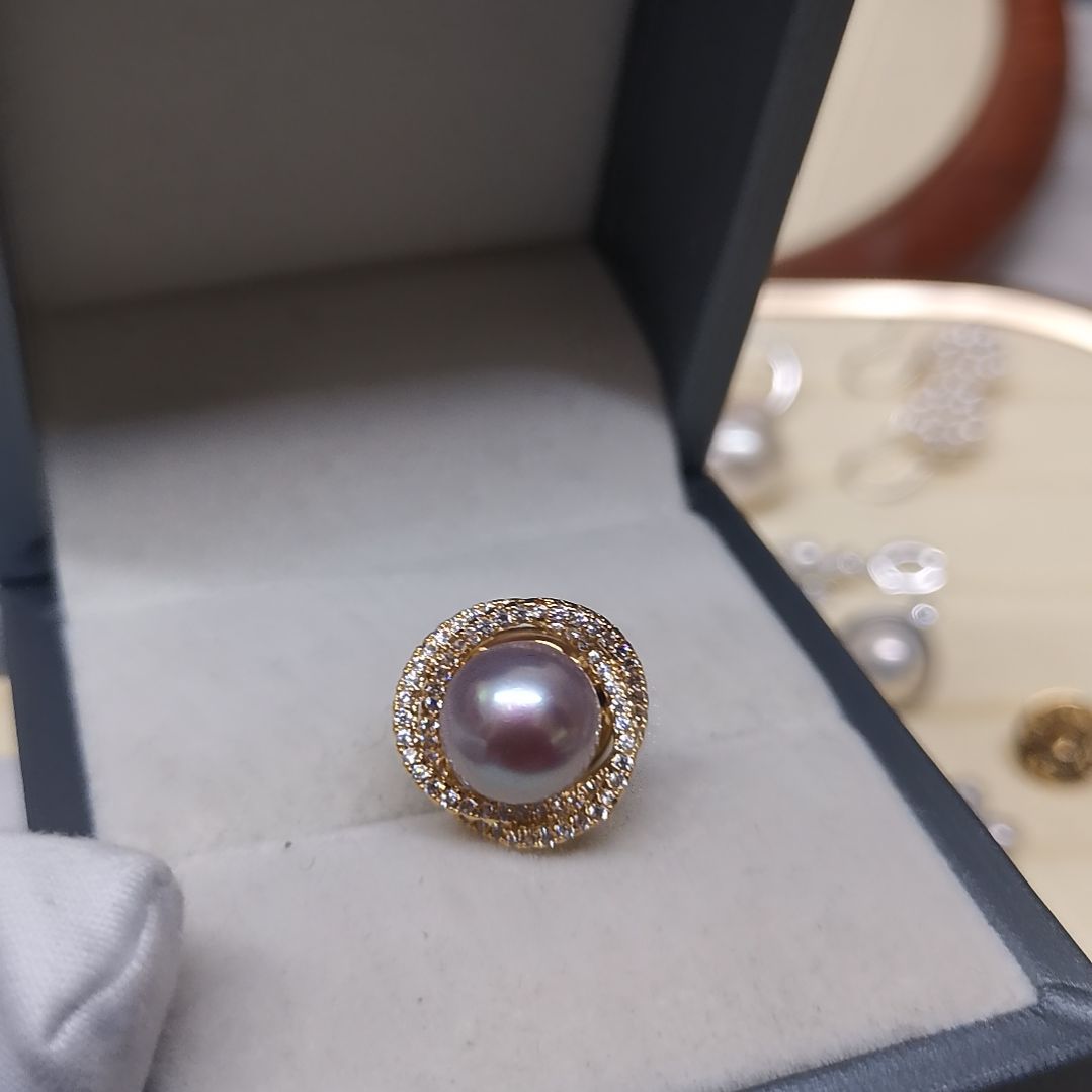 静***书合金胸饰淡水珍珠