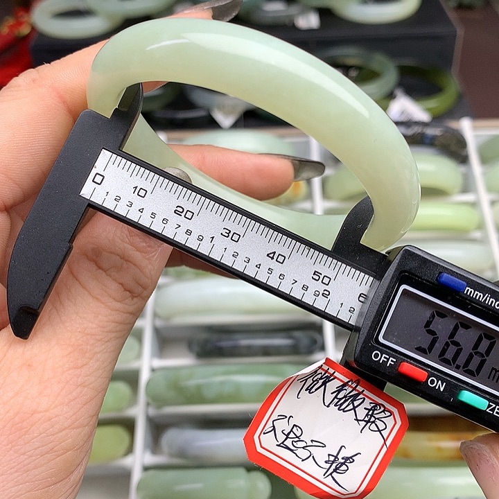 蛇纹石玉手镯未镶嵌642