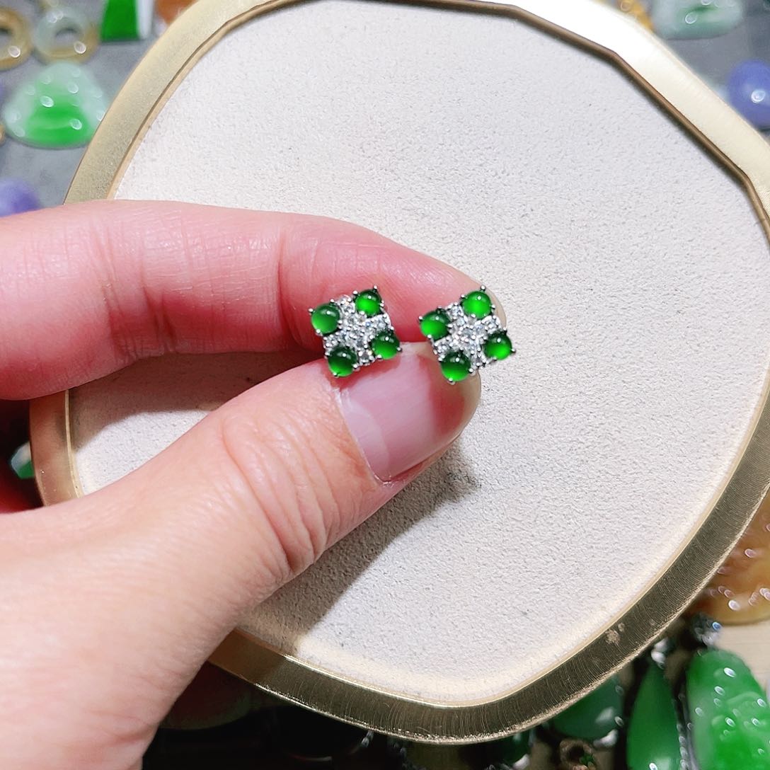 翡翠颈饰未镶嵌裸石