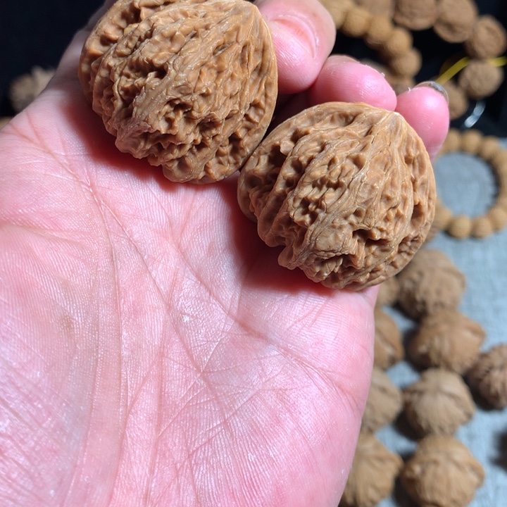 狒***子吊坠桃核密纹40全品