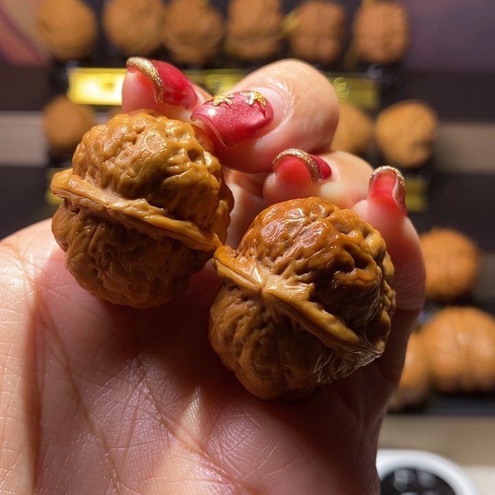 文玩核桃把件脑纹小青蛙29尺