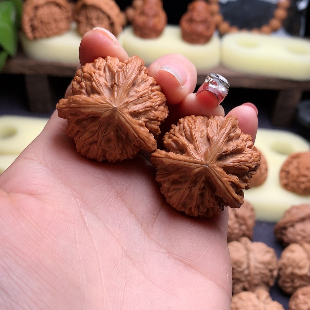 【闪购商品】文玩核桃吊坠高端小众文山三棱37