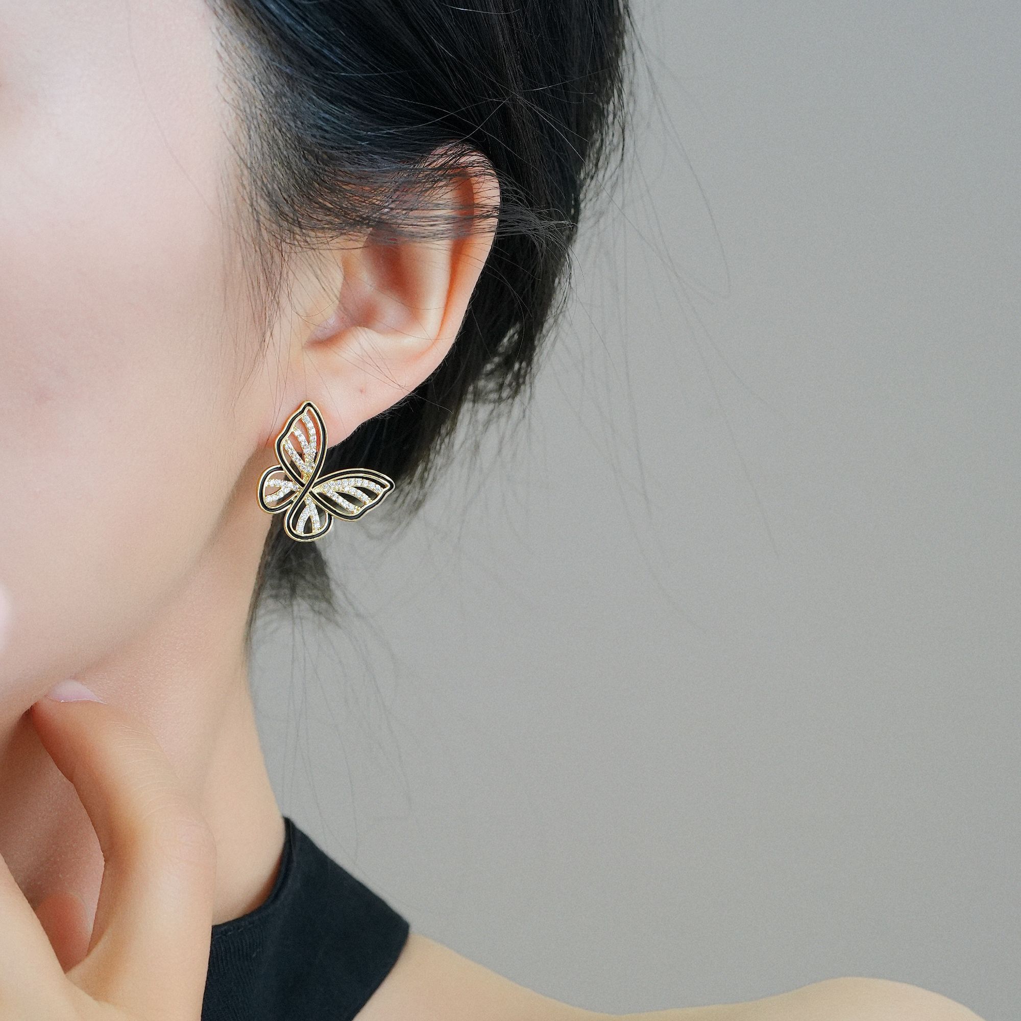 铜合金耳饰 黑边蝴蝶耳环女设计感高级小巧法式复古百搭新款