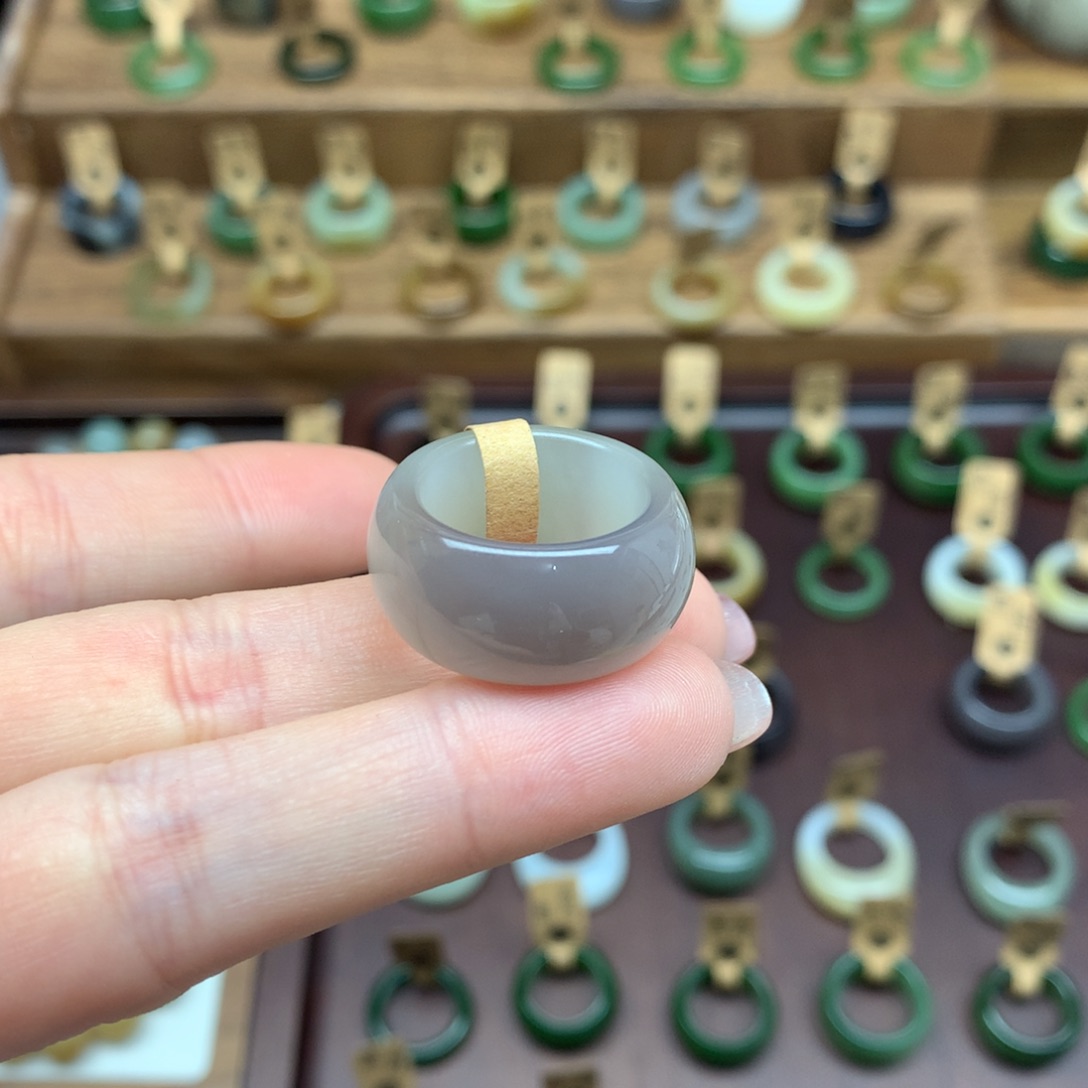 和田玉戒指未镶嵌