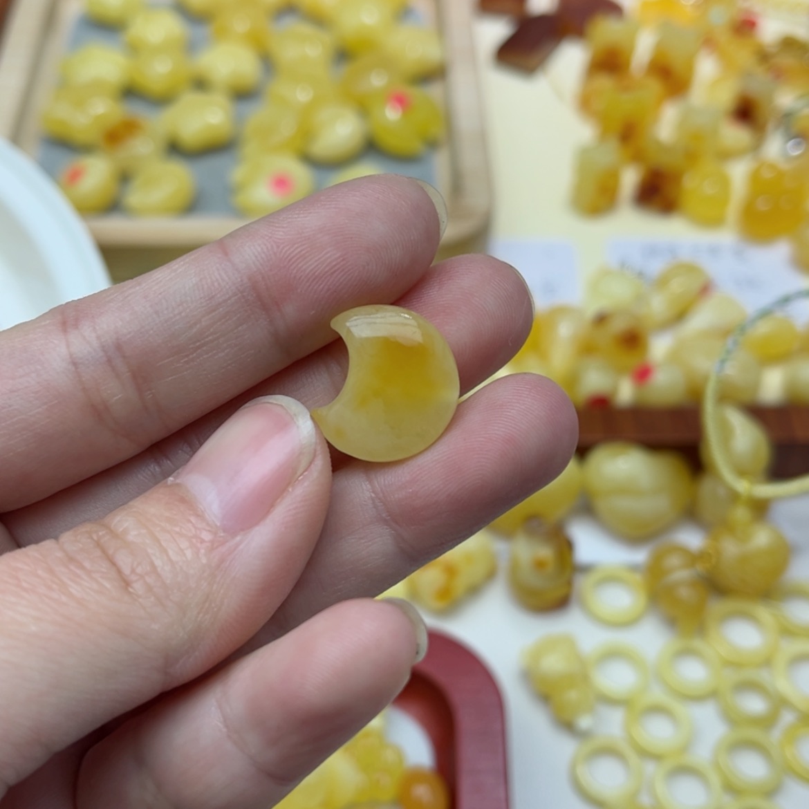 【闪购商品】蜜蜡裸石未镶嵌配饰