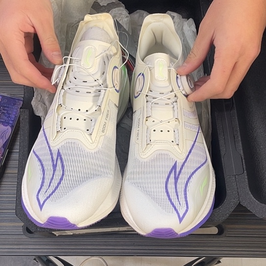 22号李宁跑鞋45.285