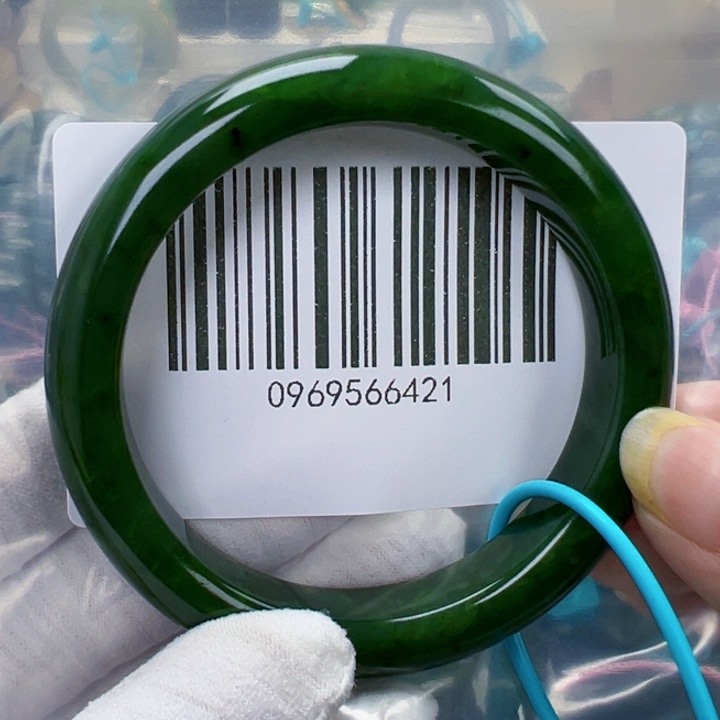 和田玉未镶嵌手镯微瑕5859