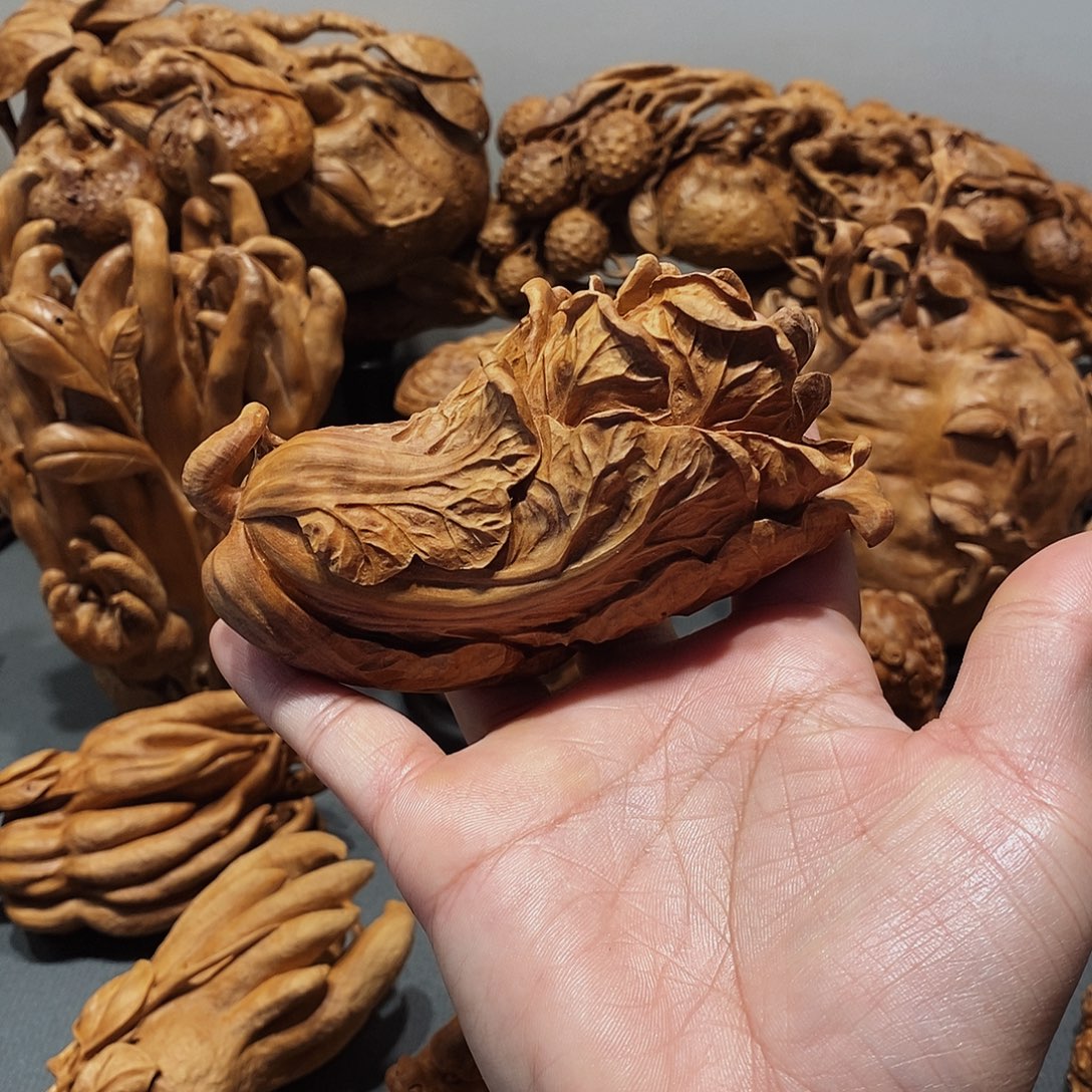 听***雨檀香木老山檀香《百财》手把件