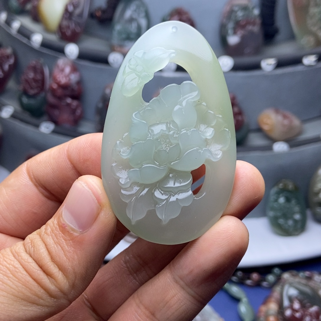 红****玛瑙/玉髓未镶嵌颈饰