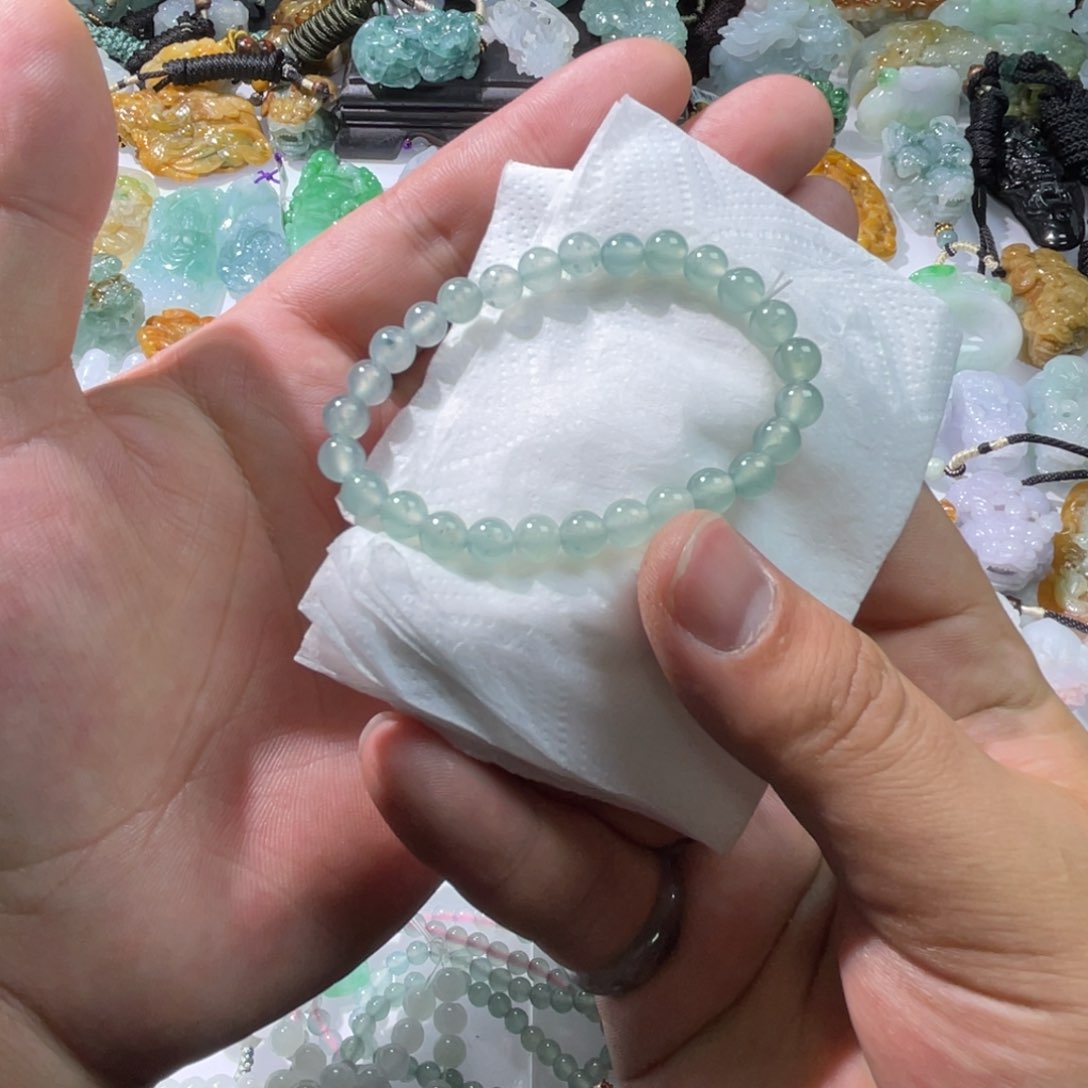 翡翠颈饰未镶嵌天然