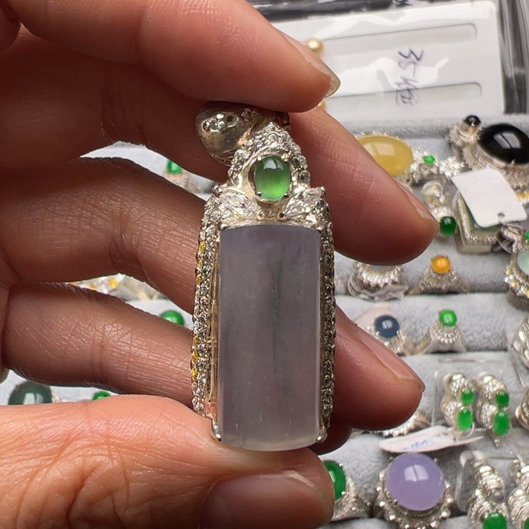 定制翡翠未镶嵌A货