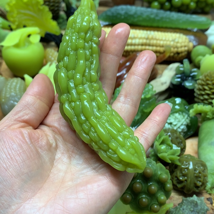 蛇纹石玉手把未镶嵌特***芳