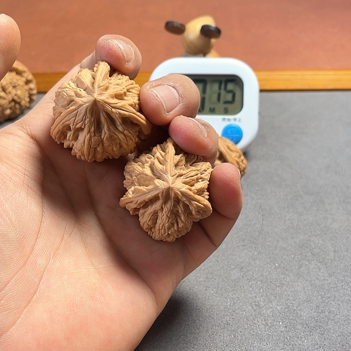 文玩核桃把件御龙粗筋