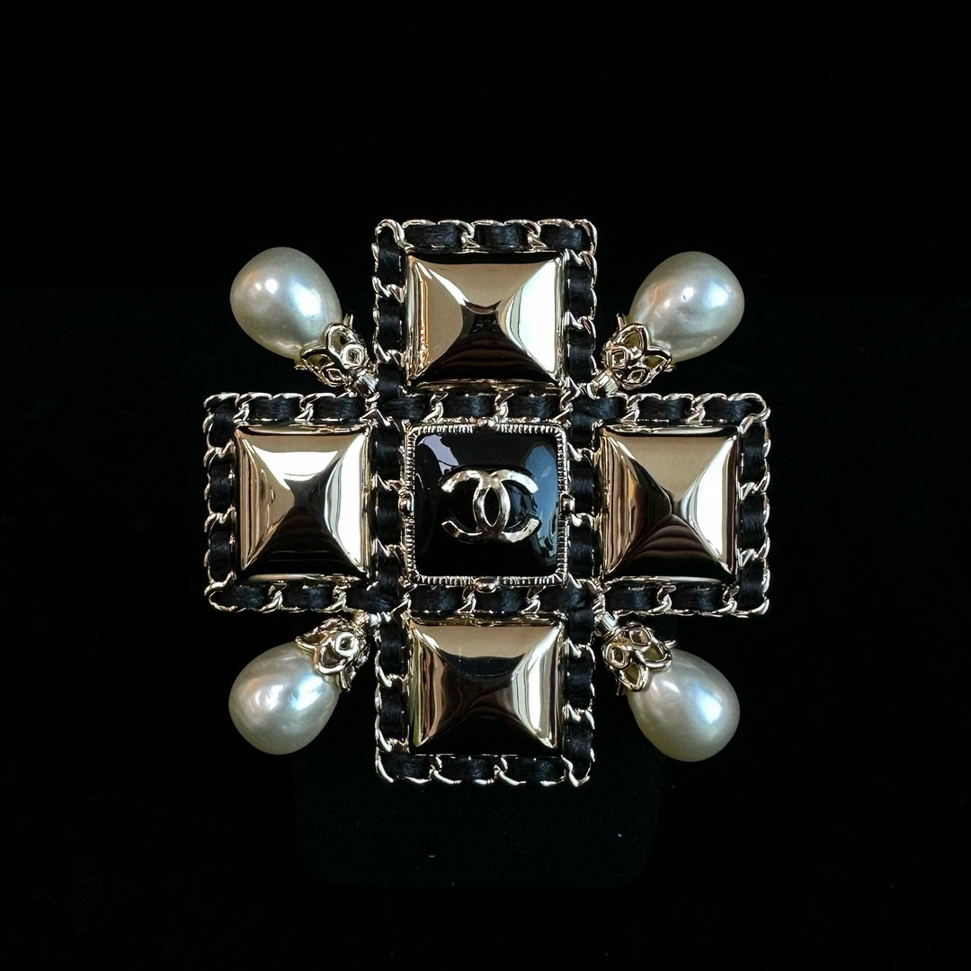 99新 Chanel/香奈儿 复古系列双c胸针 05236