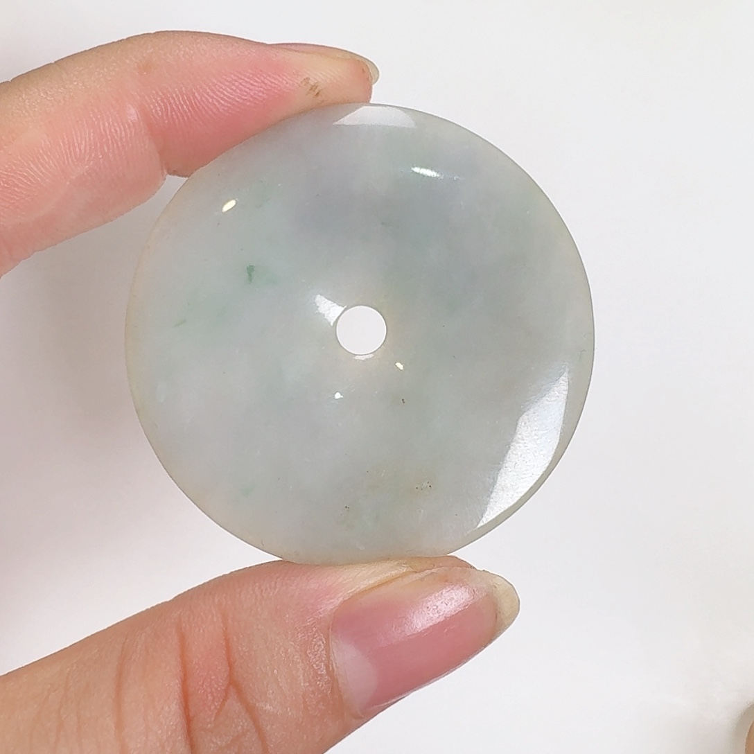 翡翠未镶嵌颈饰平安扣