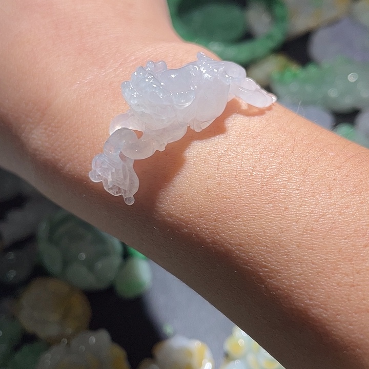 颈饰未镶嵌翡翠天