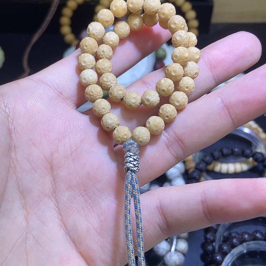 吊坠星月菩提圆珠手串龙脊陨石坑