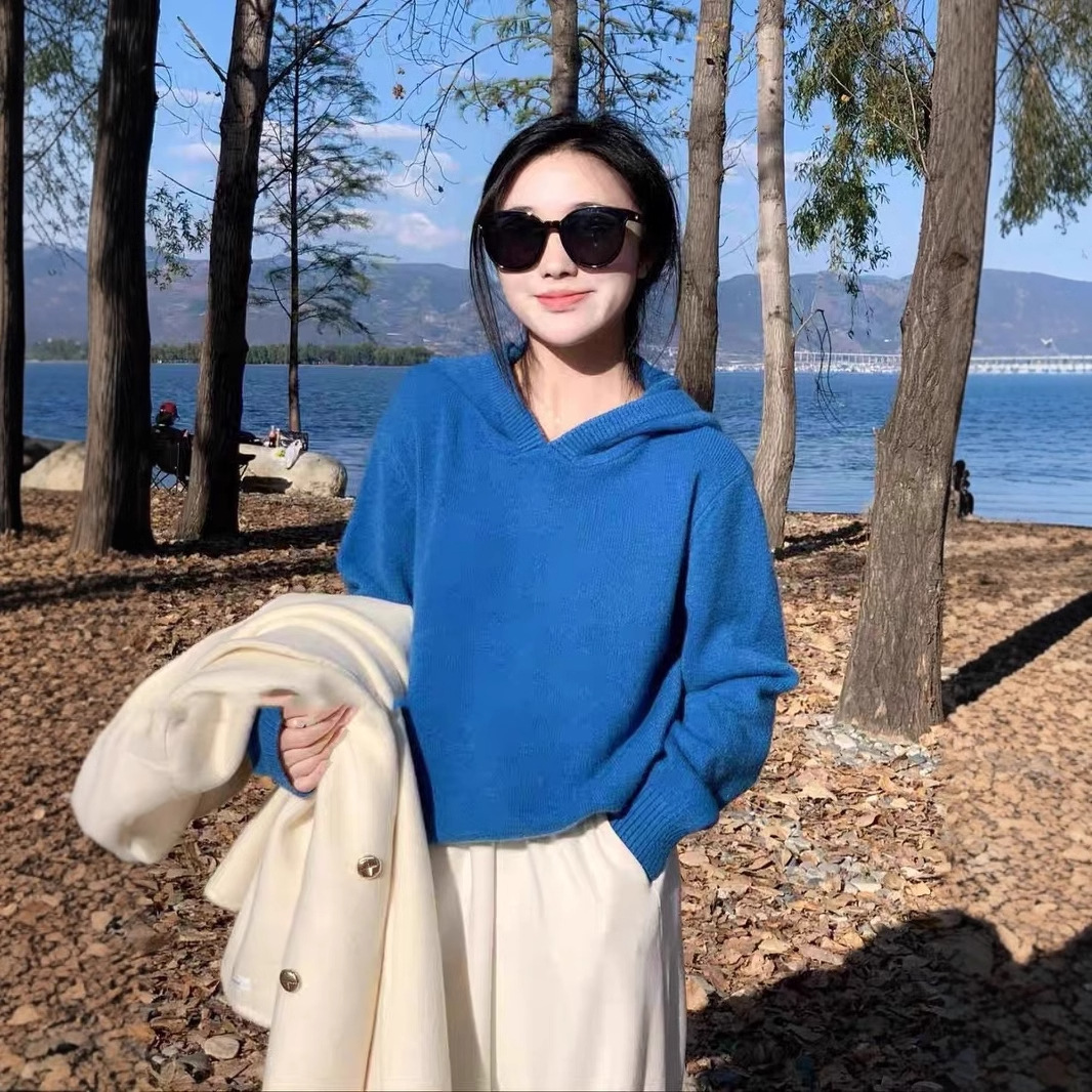 克莱因蓝大码宽松毛衣女装针织衫2024秋冬季保暖穿搭新款简约上衣