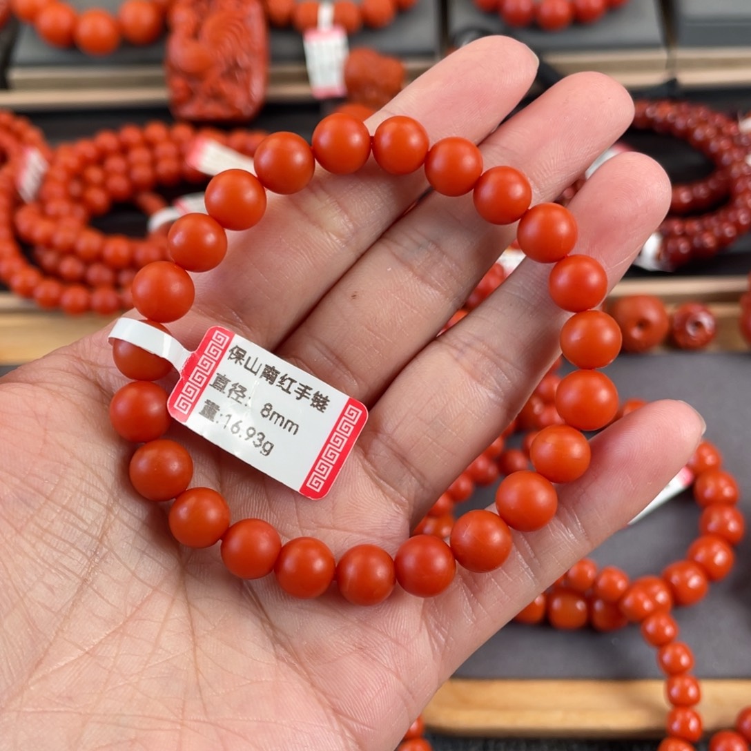 帅***儿南红玛瑙未镶嵌手串8➕