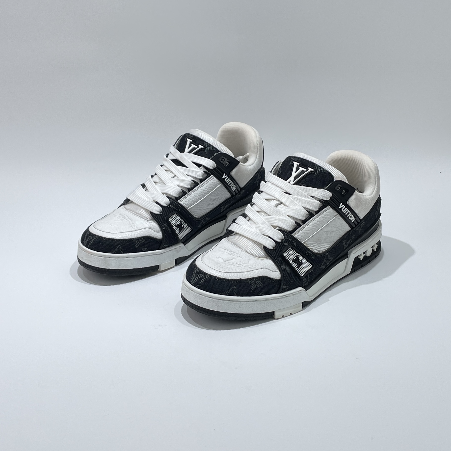 99新 LouisVuitton/路易威登  38码98新 黑白牛仔trainer/ML80870
