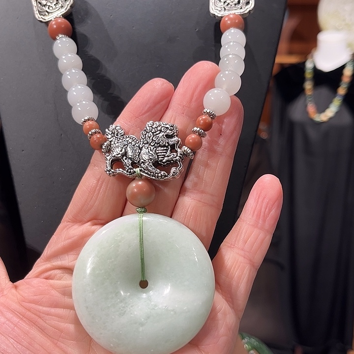 颈饰未镶嵌和田玉