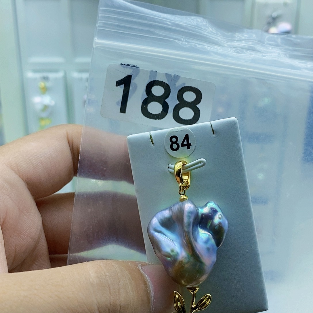 淡水珍珠合金颈饰
