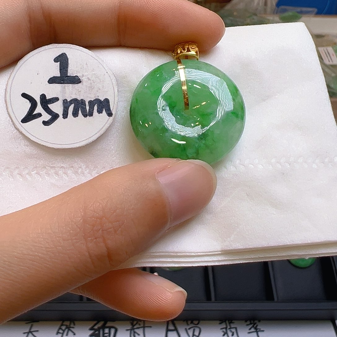 翡翠颈饰18K金镶嵌翡翠