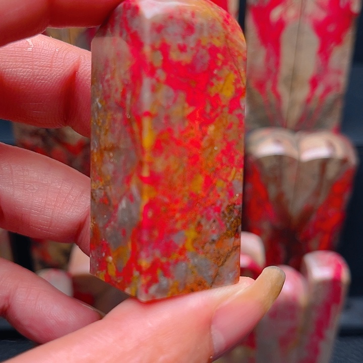 昌化鸡血石昌化鸡血石质地优良